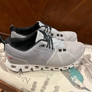 On Cloud 5 Waterproof Glacier White women’s size 7.5